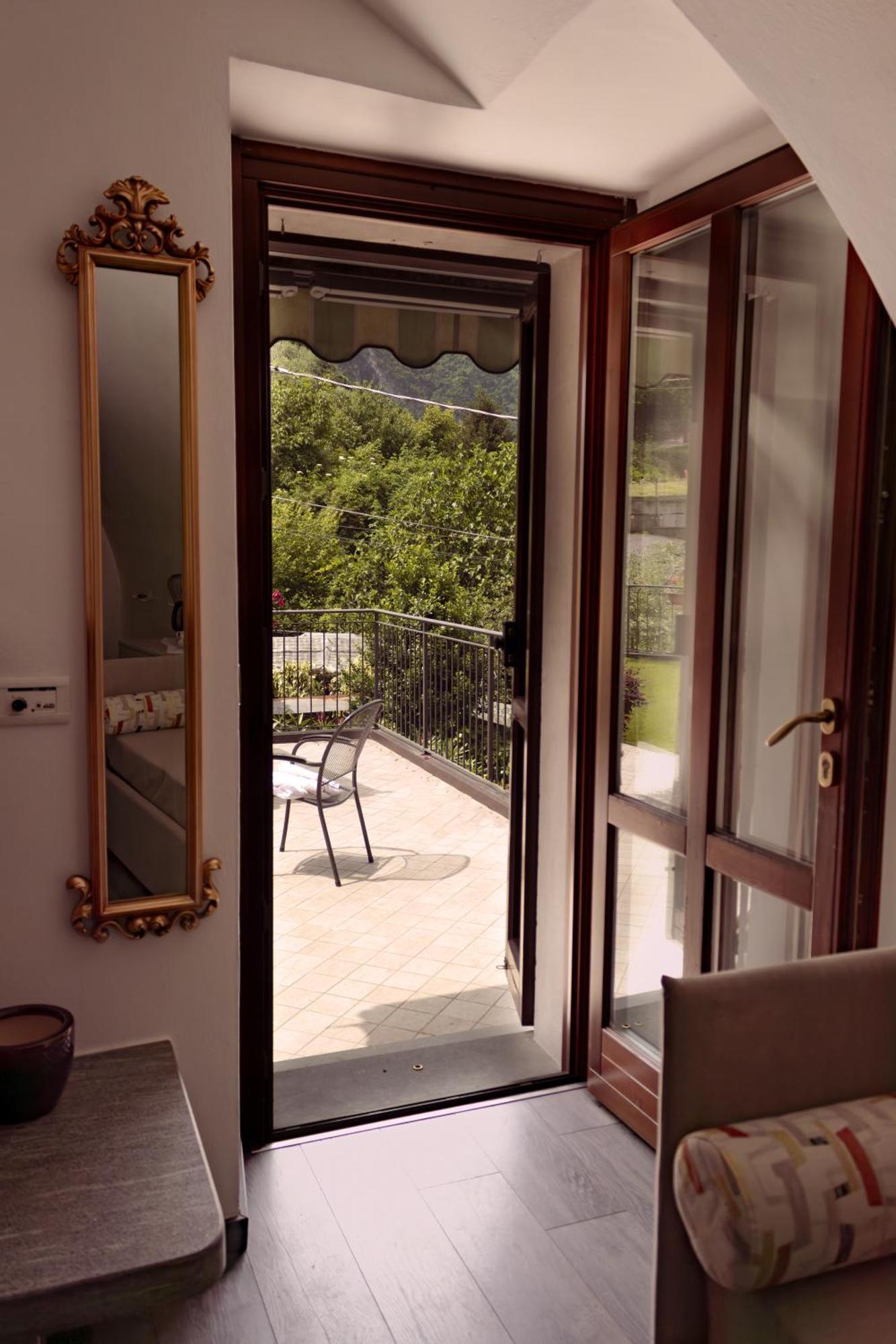 La Casa Sulla Roccia Pisogne Exterior foto