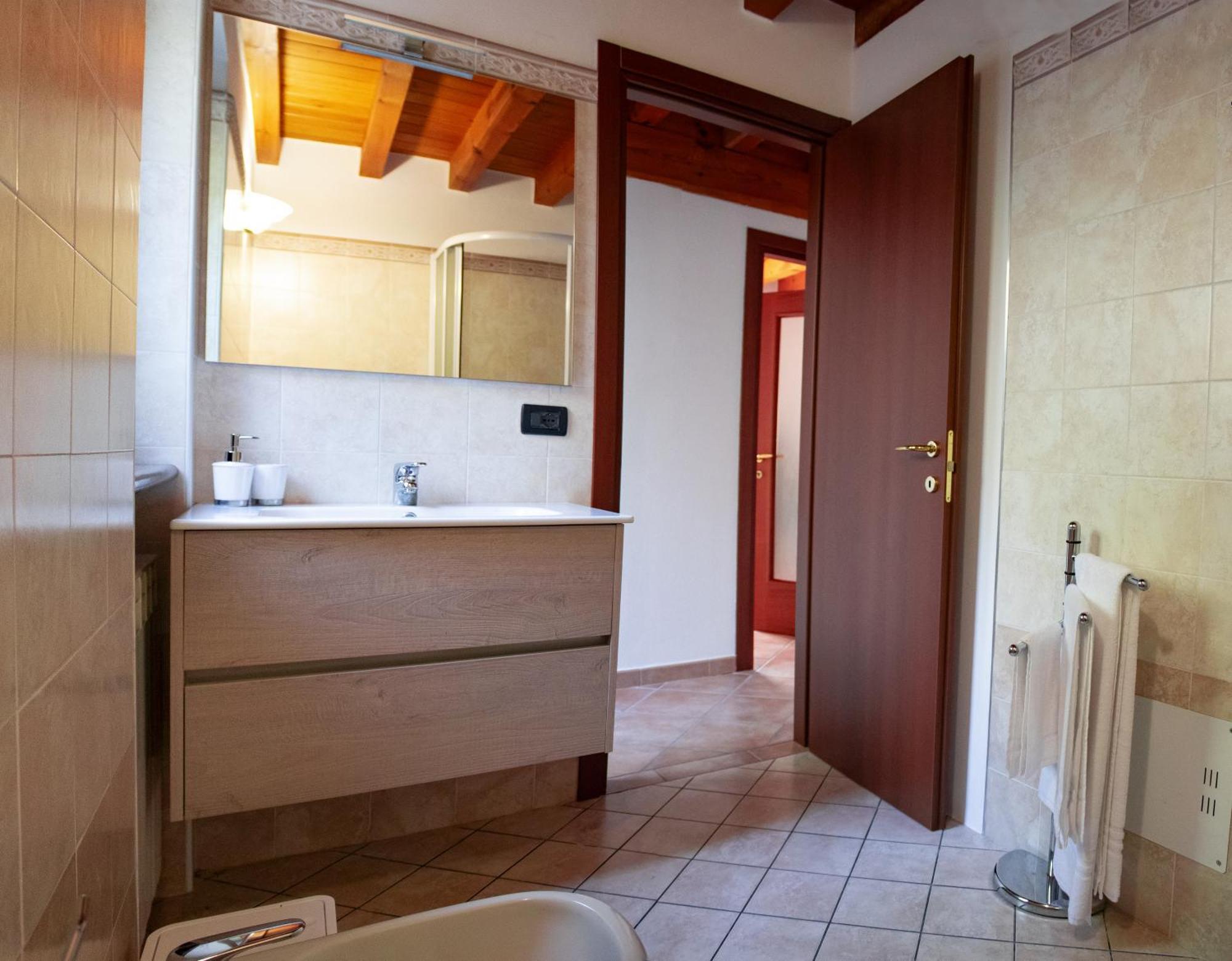 La Casa Sulla Roccia Pisogne Exterior foto