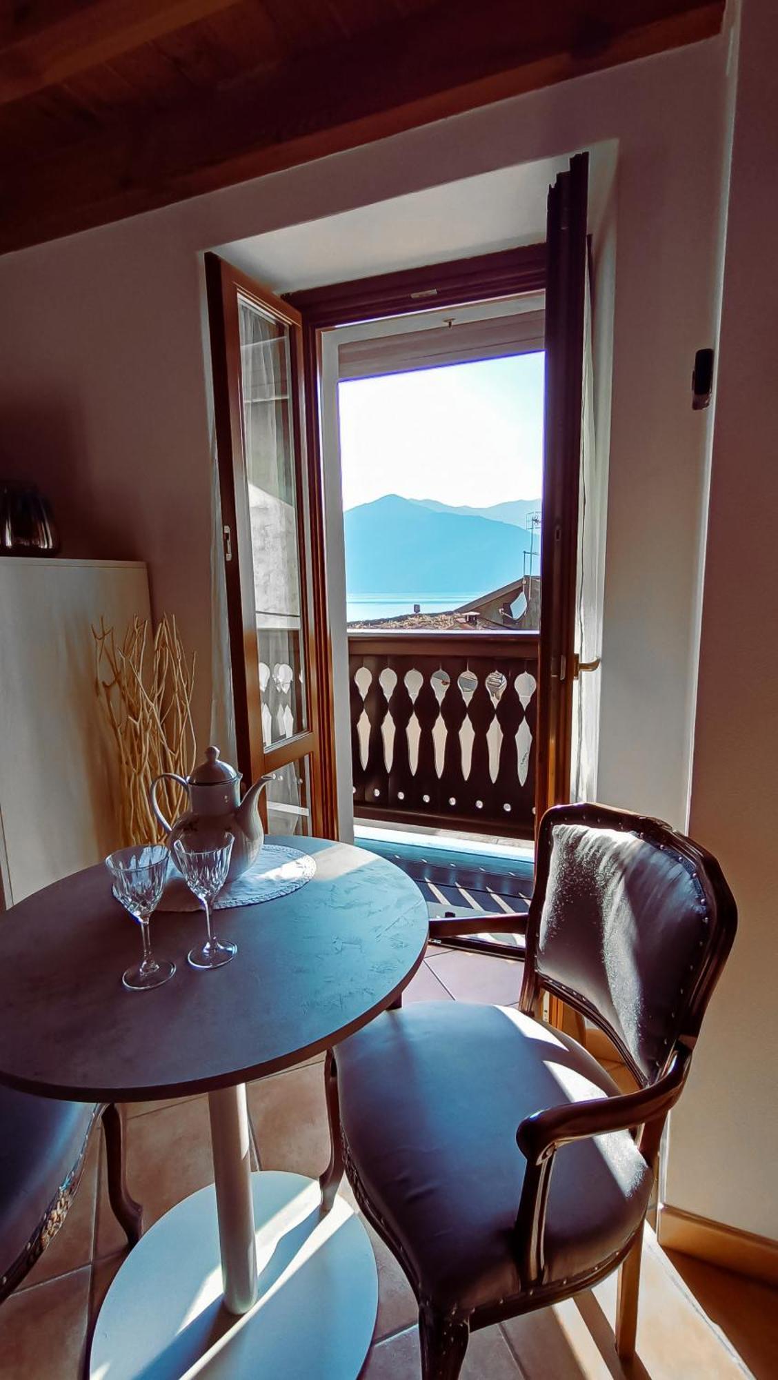 La Casa Sulla Roccia Pisogne Exterior foto